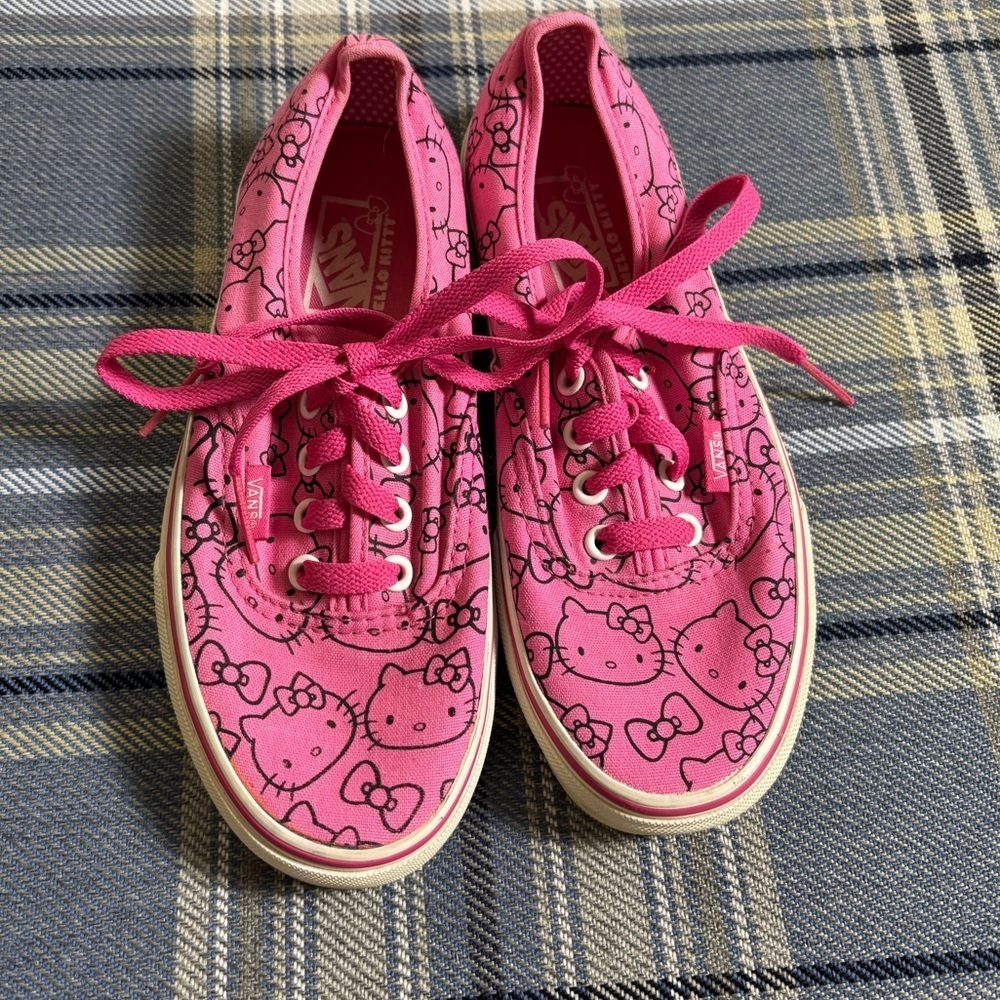Vans x Hello Kitty in PINK